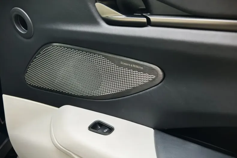 Aston Martin V8 Vantage din 2024 cu 10.000 km - oferta AST162309 - foto 30