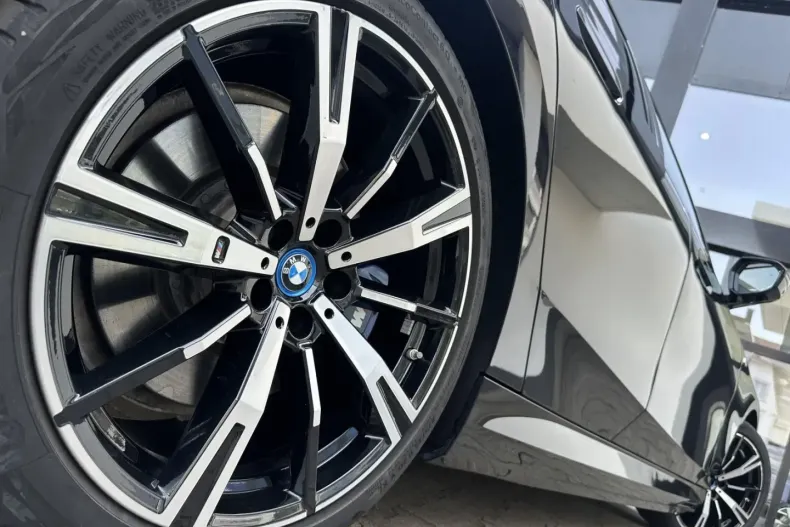 BMW 550 din 2024 cu 41.508 km - oferta BMW162318 - foto 4