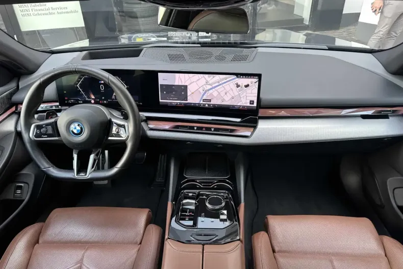 BMW 550 din 2024 cu 41.508 km - oferta BMW162318 - foto 8