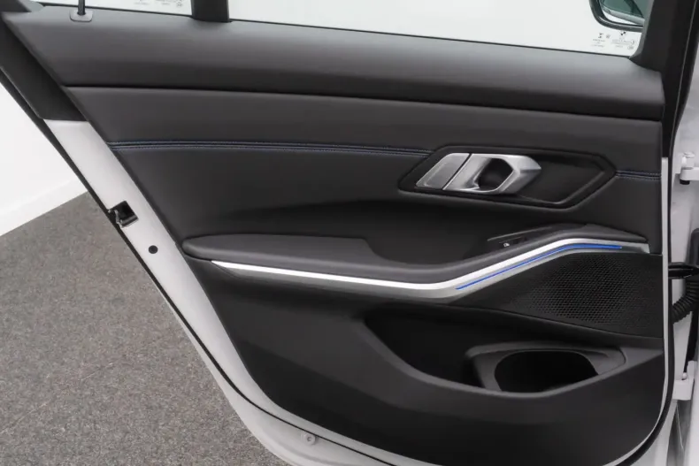 BMW 330 din 2021 cu 20.503 km - oferta BMW162321 - foto 29