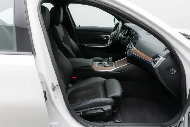 BMW 330 din 2021 cu 20.503 km - oferta BMW162321 - foto 35