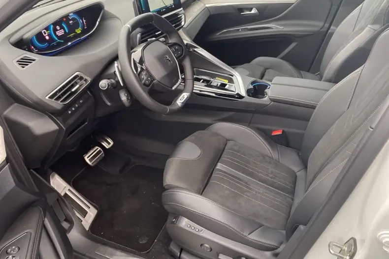 Peugeot 3008 din 2024 cu 9.500 km - oferta PEU162324 - foto 12