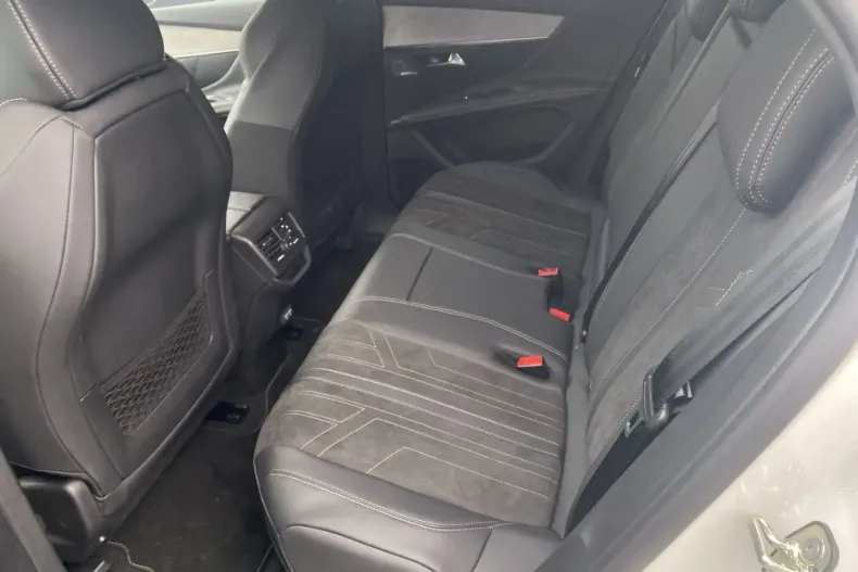 Peugeot 3008 din 2024 cu 9.500 km - oferta PEU162324 - foto 13