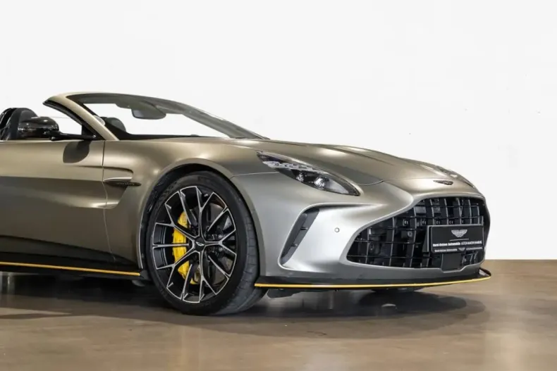 Aston Martin V8 Vantage din 2025 cu 4.902 km - oferta AST162336 - foto 1