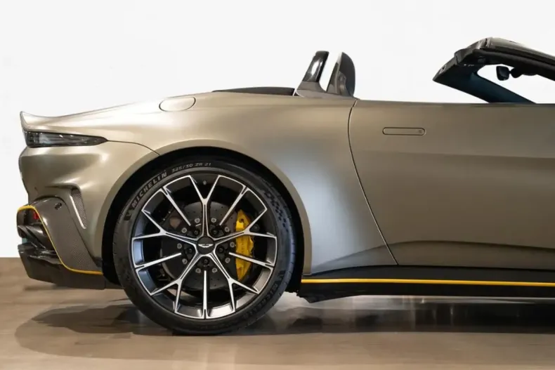 Aston Martin V8 Vantage din 2025 cu 4.902 km - oferta AST162336 - foto 14