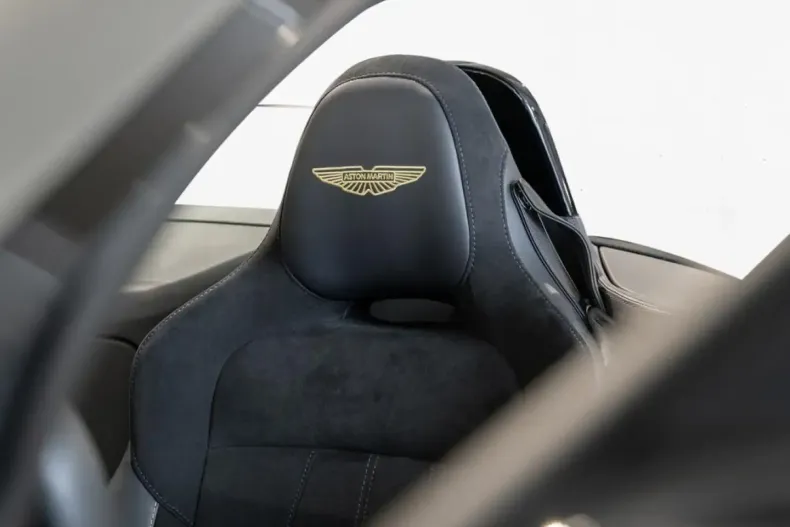 Aston Martin V8 Vantage din 2025 cu 4.902 km - oferta AST162336 - foto 22