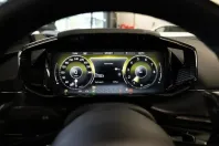 Aston Martin V8 Vantage din 2025 cu 4.902 km - oferta AST162336 - foto 23