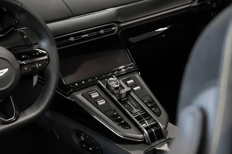 Aston Martin V8 Vantage din 2025 cu 4.902 km - oferta AST162336 - foto 29