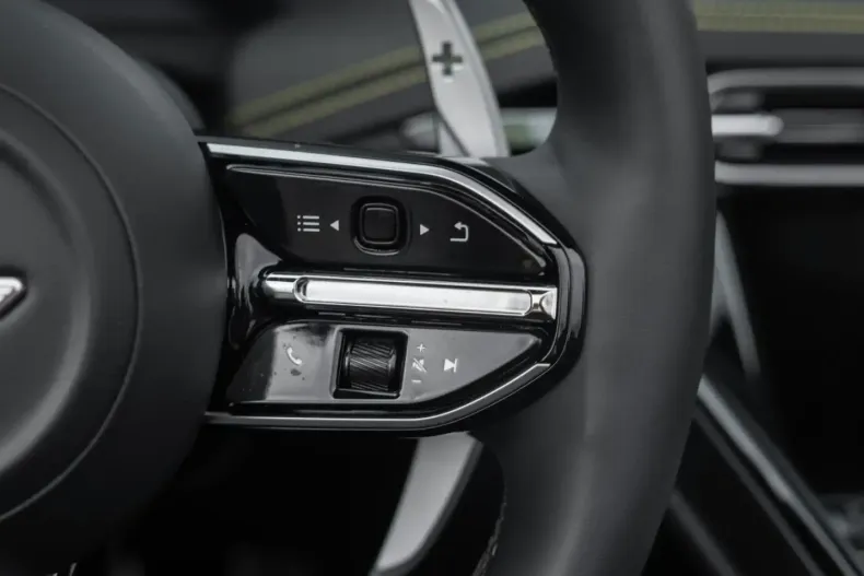 Aston Martin DB12 din 2025 cu 6.000 km - oferta AST162337 - foto 28