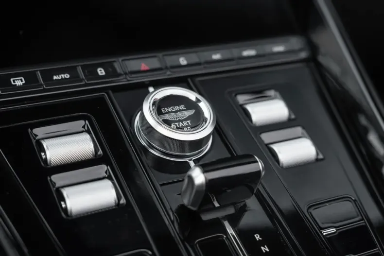 Aston Martin DB12 din 2025 cu 6.000 km - oferta AST162337 - foto 35