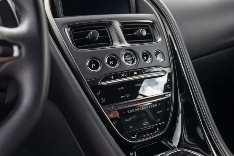 Aston Martin DBS din 2021 cu 41.250 km - oferta AST162341 - foto 31