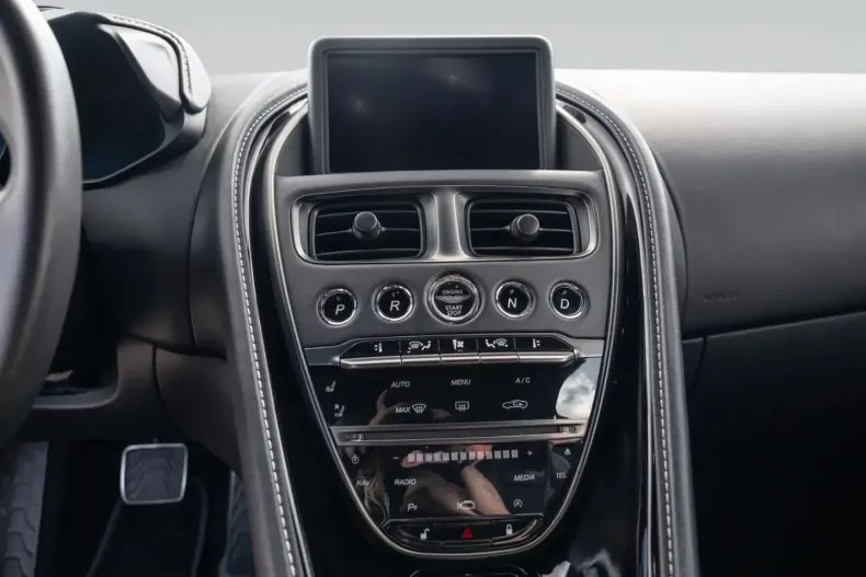 Aston Martin DBS din 2021 cu 41.250 km - oferta AST162341 - foto 32