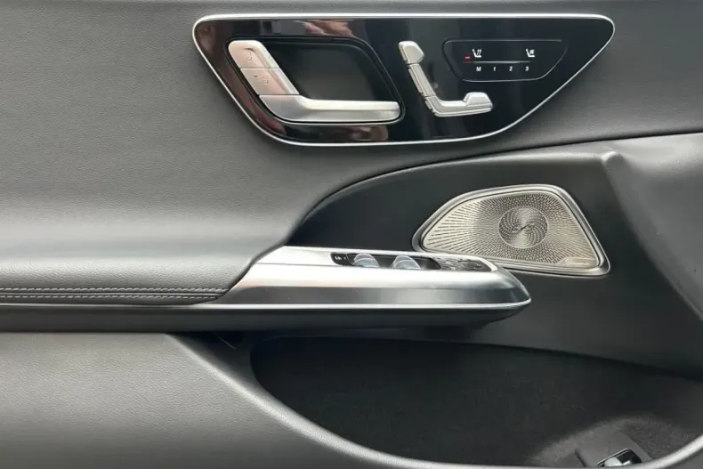 Mercedes-Benz E 450 din 2024 cu 15.144 km - oferta MER162346 - foto 5