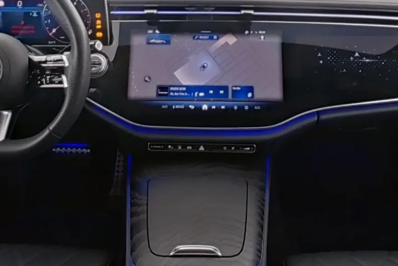 Mercedes-Benz E 450 din 2023 cu 19.977 km - oferta MER162348 - foto 4