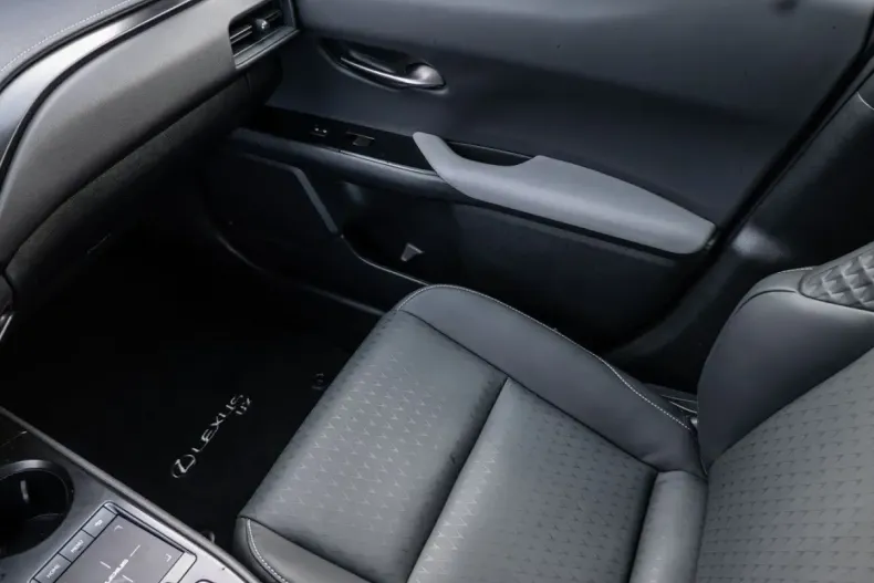 Lexus UX din 2021 cu 52.922 km - oferta LEX162354 - foto 27