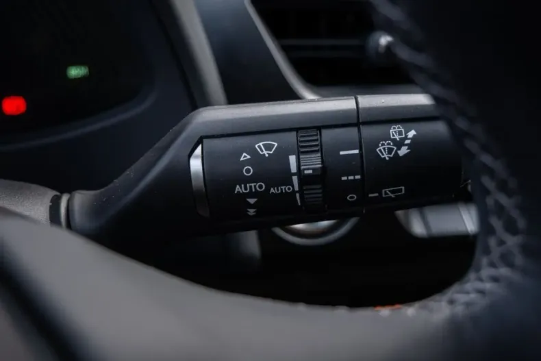 Lexus UX din 2021 cu 52.922 km - oferta LEX162354 - foto 32