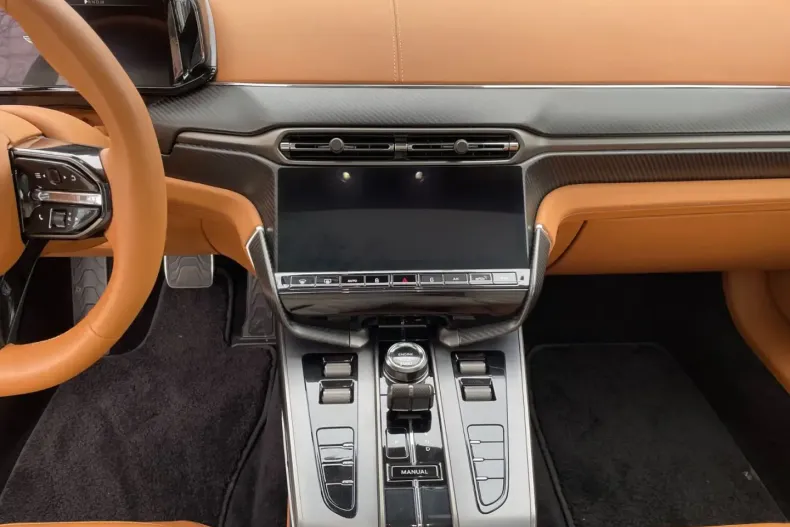 Aston Martin Vanquish din 2025 cu 6.001 km - oferta AST162387 - foto 19