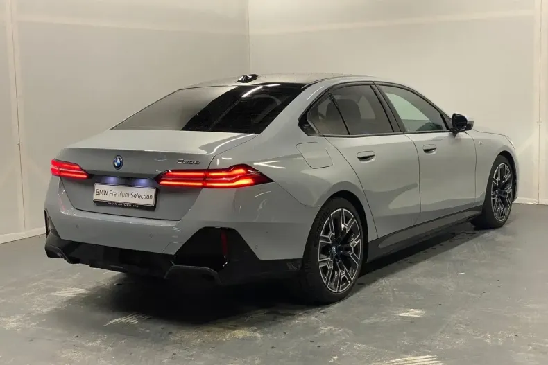 BMW 530 din 2024 cu 27.476 km - oferta BMW162388 - foto 3