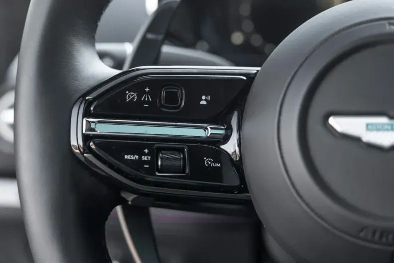 Aston Martin Vanquish din 2025 cu 7.500 km - oferta AST162394 - foto 23