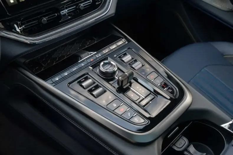 Aston Martin DBX din 2024 cu 18.290 km - oferta AST162400 - foto 31