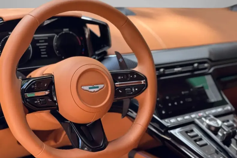 Aston Martin V8 Vantage din 2024 cu 4.500 km - oferta AST162404 - foto 13