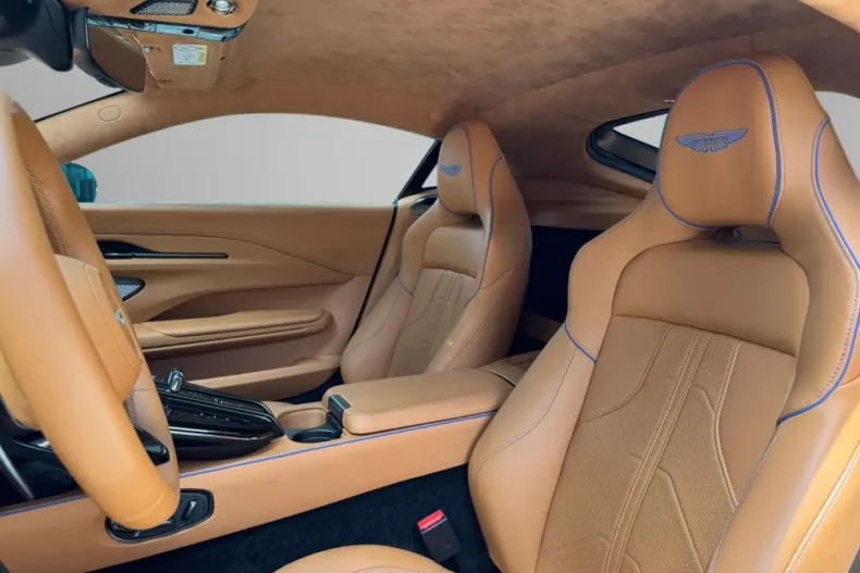 Aston Martin V8 Vantage din 2024 cu 4.500 km - oferta AST162404 - foto 19