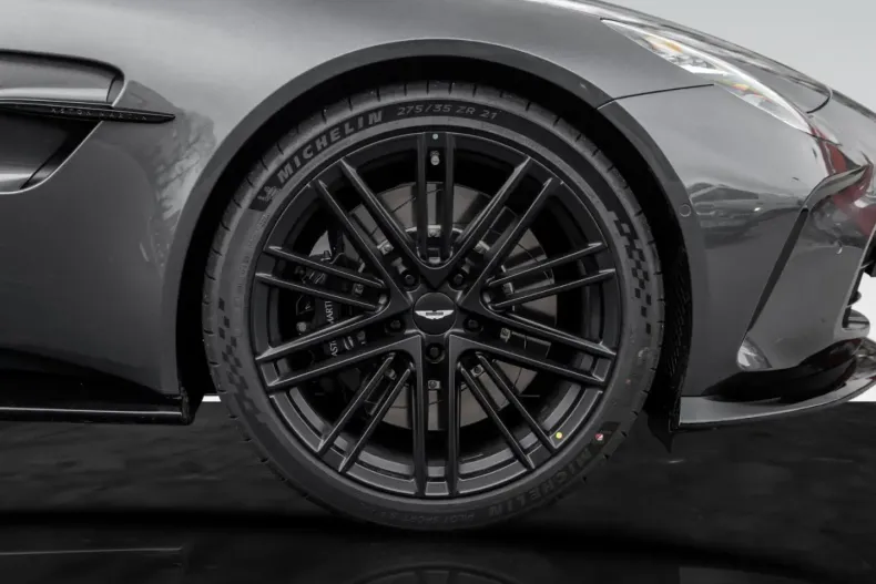 Aston Martin V8 Vantage din 2025 cu 5.500 km - oferta AST162405 - foto 9