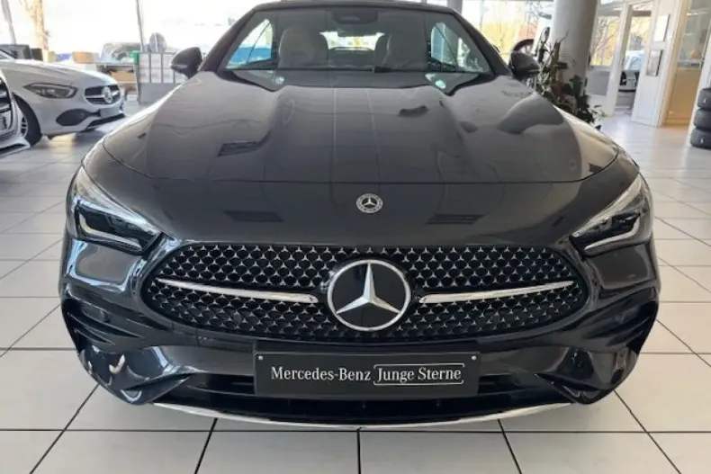 Mercedes-Benz CLE 200 din 2024 cu 11.821 km - oferta MER162406 - foto 2