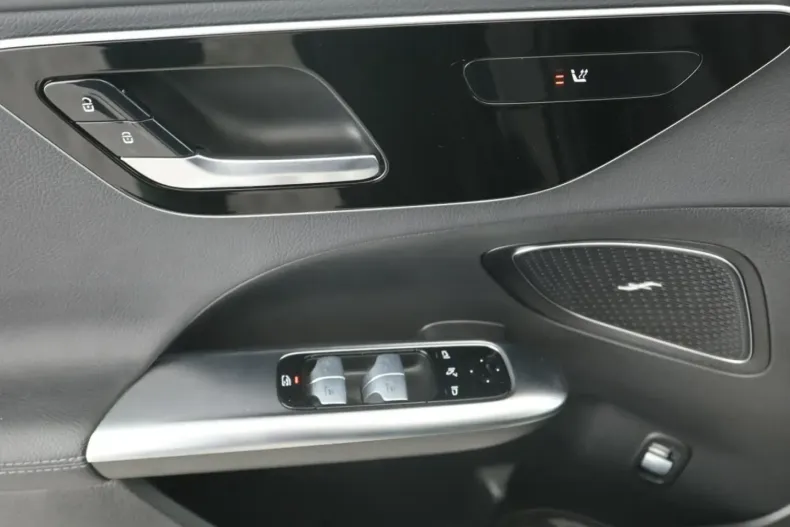 Mercedes-Benz C 300 din 2022 cu 65.659 km - oferta MER162410 - foto 17