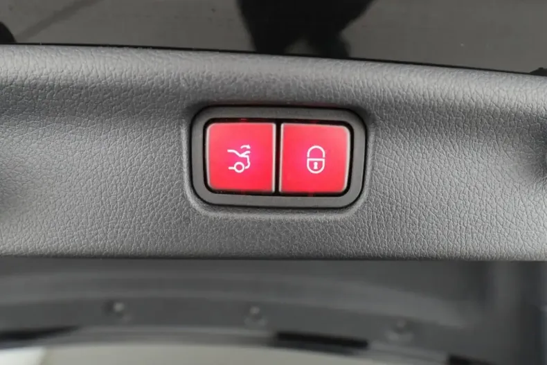 Mercedes-Benz C 300 din 2022 cu 65.659 km - oferta MER162410 - foto 23