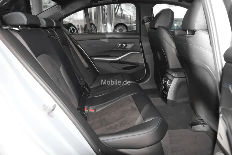 BMW 330 din 2024 cu 9.702 km - oferta BMW162417 - foto 4