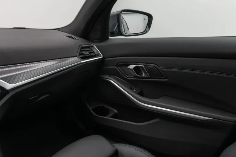 BMW 320 din 2024 cu 25.550 km - oferta BMW162418 - foto 32