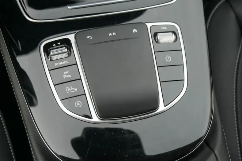 Mercedes-Benz E 200 din 2022 cu 61.343 km - oferta MER162428 - foto 10