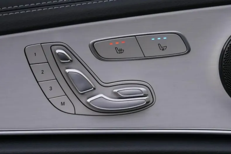 Mercedes-Benz E 200 din 2022 cu 61.343 km - oferta MER162428 - foto 14