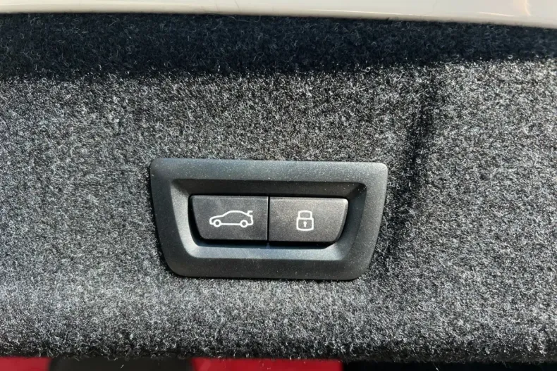 BMW 320 din 2025 cu 4.400 km - oferta BMW162431 - foto 14