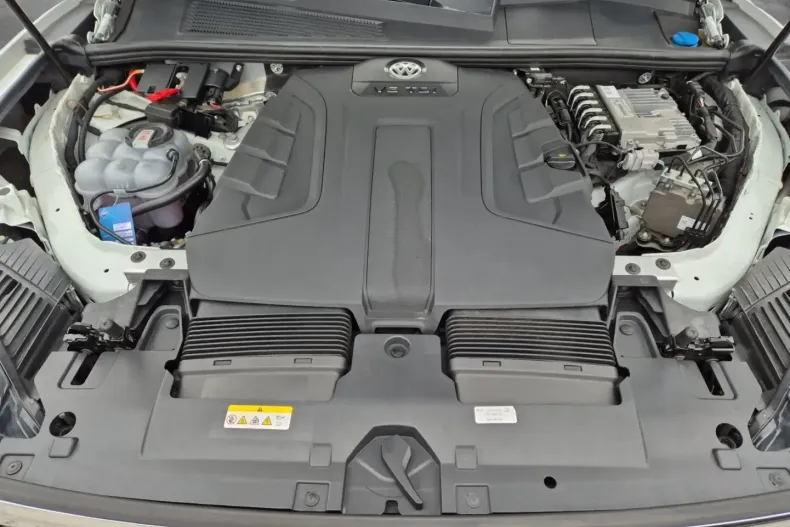 Volkswagen Touareg din 2021 cu 82.500 km - oferta VOL162432 - foto 9