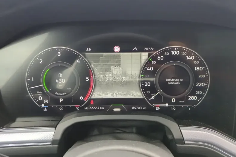 Volkswagen Touareg din 2021 cu 85.800 km - oferta VOL162434 - foto 13