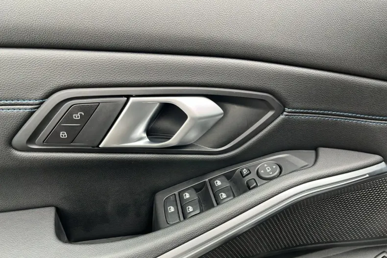 BMW 320 din 2025 cu 25.225 km - oferta BMW162440 - foto 10