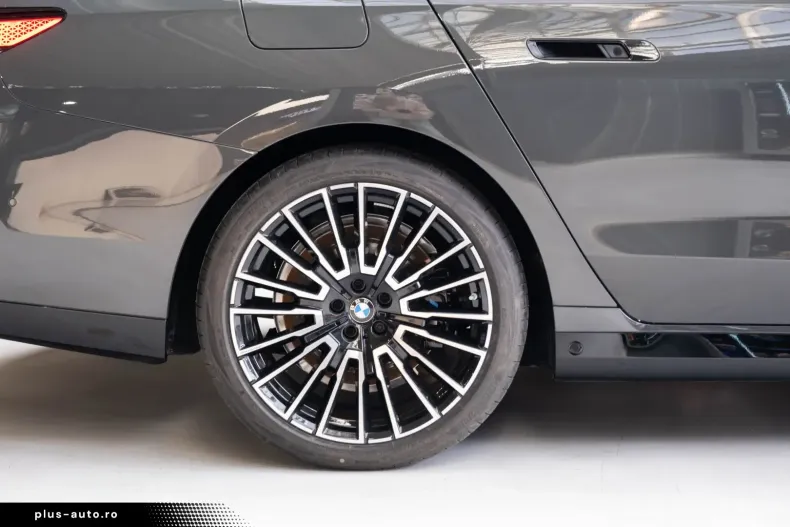BMW 740 din 2024 cu 10 km - oferta BMW162447 - foto 13