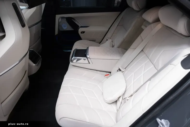 BMW 740 din 2024 cu 10 km - oferta BMW162447 - foto 38