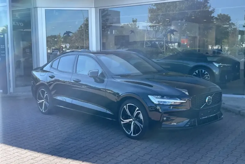 Volvo S60 din 2024 cu 13.500 km - oferta VOL162460 - foto 1