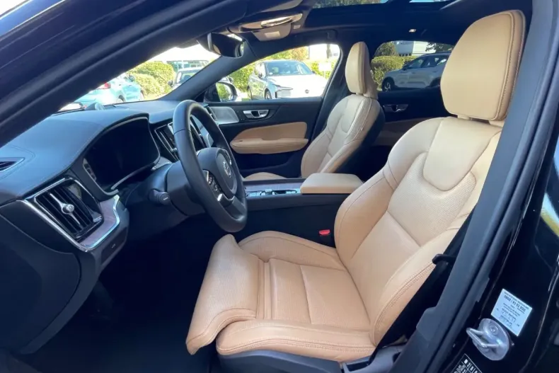 Volvo S60 din 2024 cu 13.500 km - oferta VOL162460 - foto 6