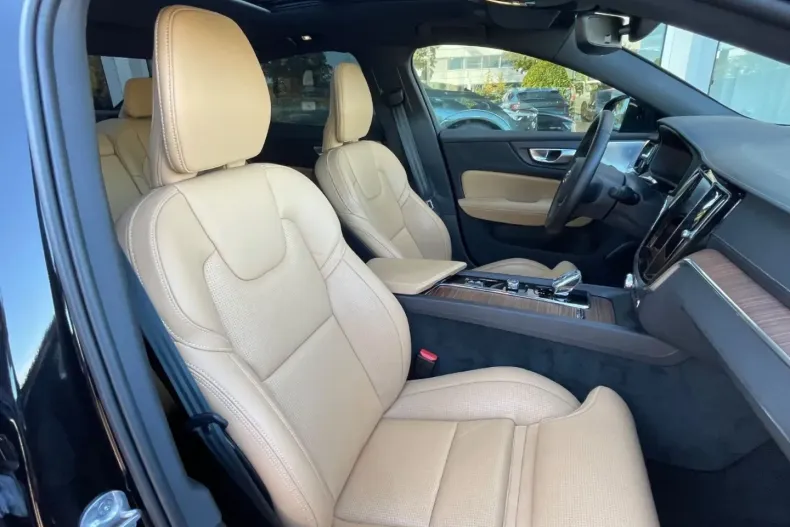 Volvo S60 din 2024 cu 13.500 km - oferta VOL162460 - foto 8