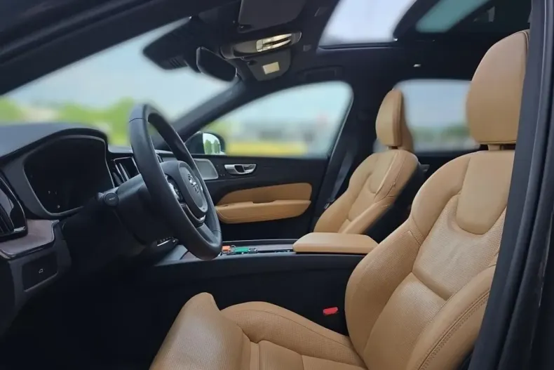 Volvo XC60 din 2023 cu 28.000 km - oferta VOL162461 - foto 7