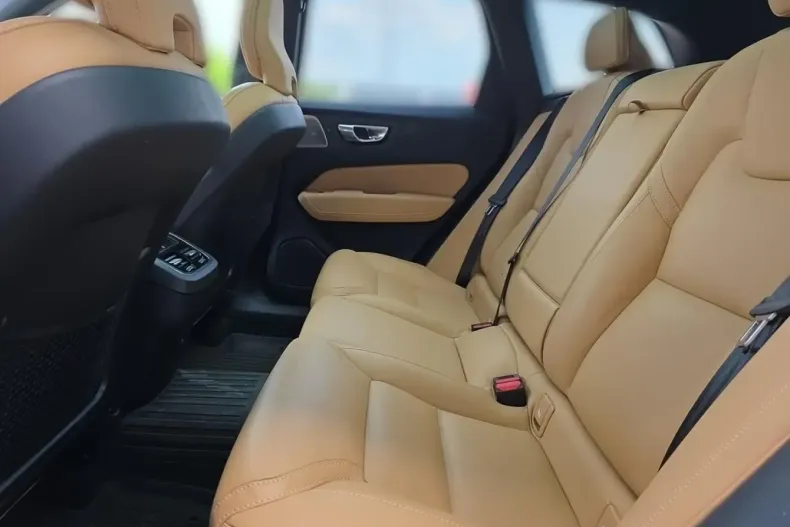 Volvo XC60 din 2023 cu 28.000 km - oferta VOL162461 - foto 11