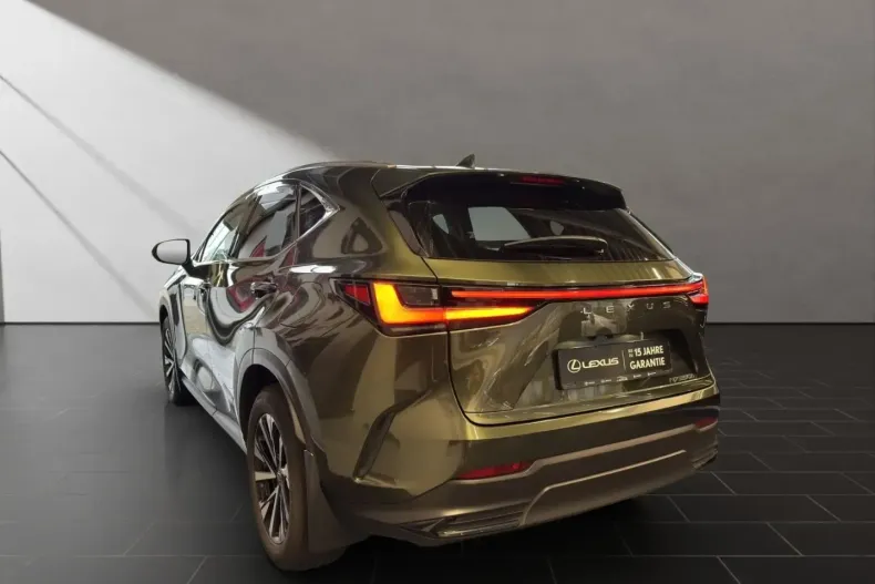 Lexus NX 350h din 2022 cu 61.965 km - oferta LEX162464 - foto 2