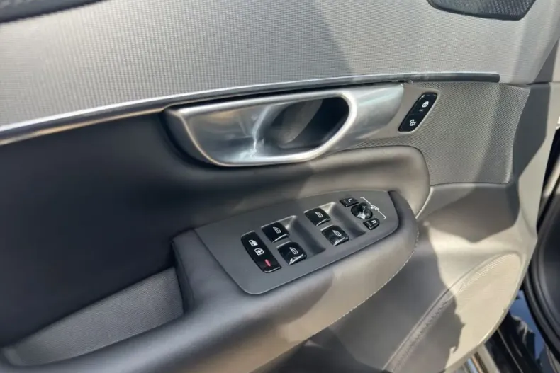 Volvo XC90 din 2024 cu 16.193 km - oferta VOL162468 - foto 11