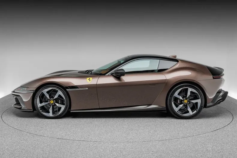 Ferrari 12Cilindri din 2025 cu 4.100 km - oferta FER162473 - foto 2