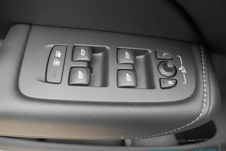 Volvo XC60 din 2025 cu 26.420 km - oferta VOL162478 - foto 12