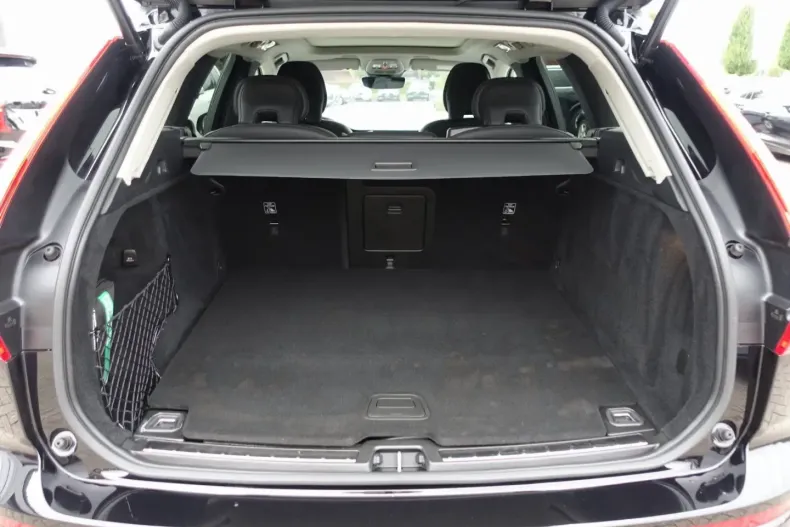 Volvo XC60 din 2025 cu 31.030 km - oferta VOL162480 - foto 11